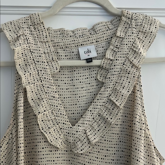 Chic Cream Sleeveless Top - Picture 3 of 3